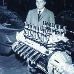 F. Lamborghini et un moteur